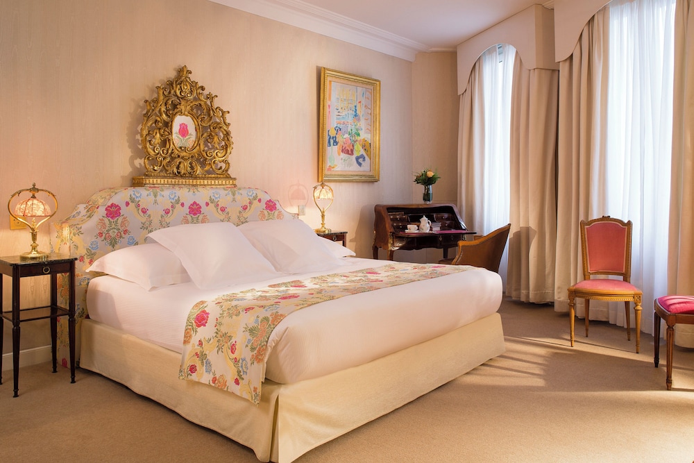 DELUXE, FAMILY, COURTYARD VIEW