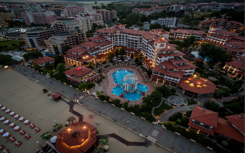 Hotel Helena Sands 7/50