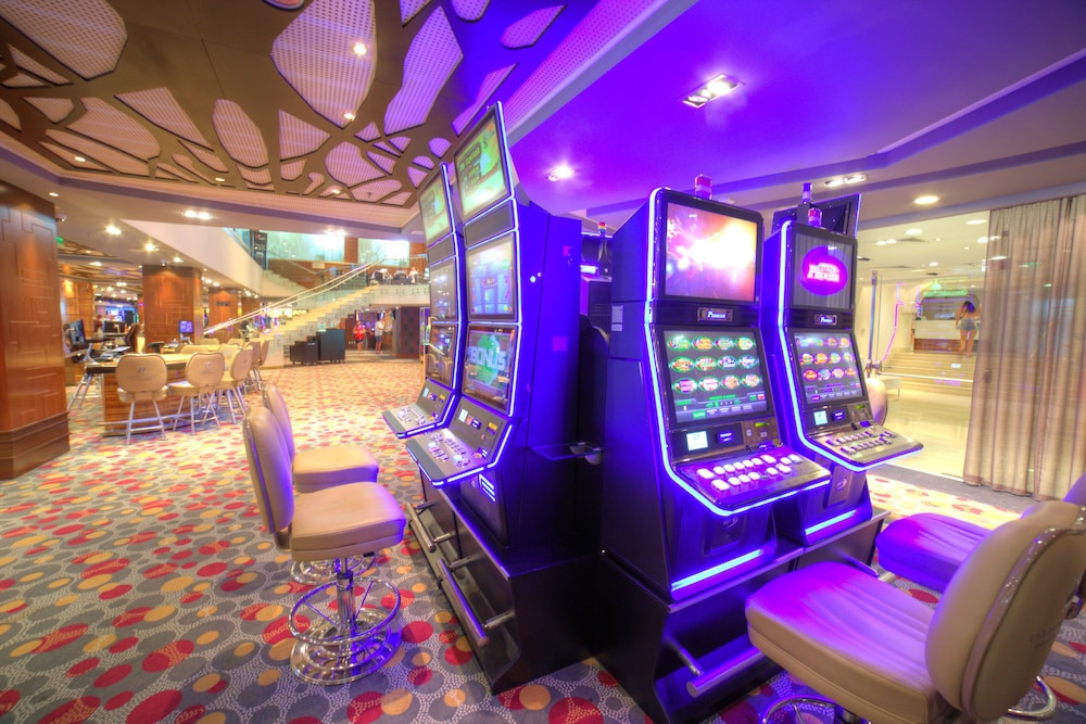 International Hotel Casino Tower Suites 42/50