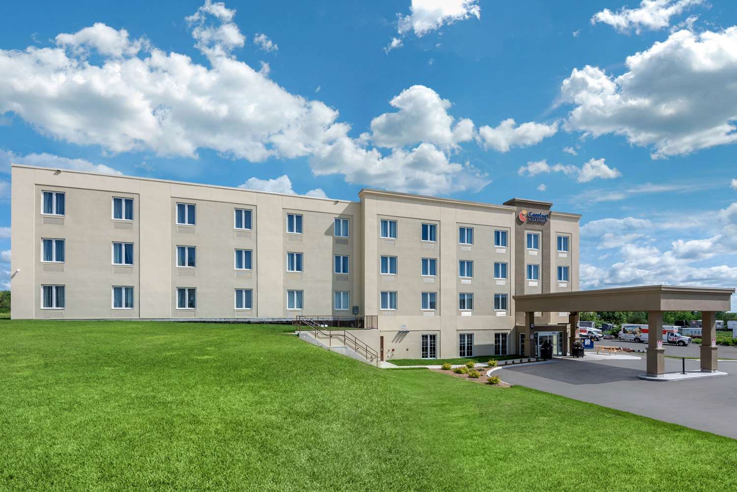 Comfort Inn & Suites Napanee, ON 11/11