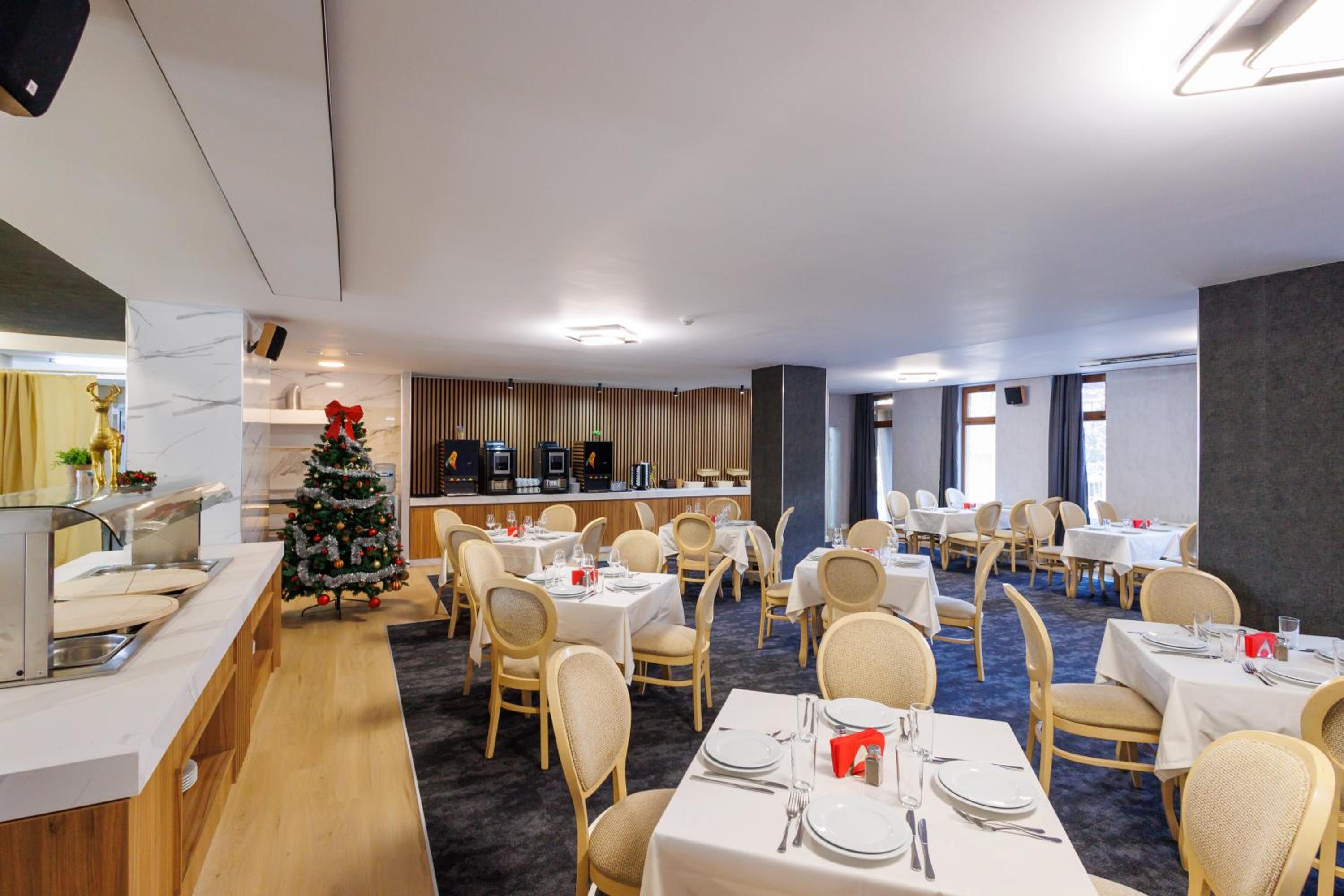 restaurant cafeteria