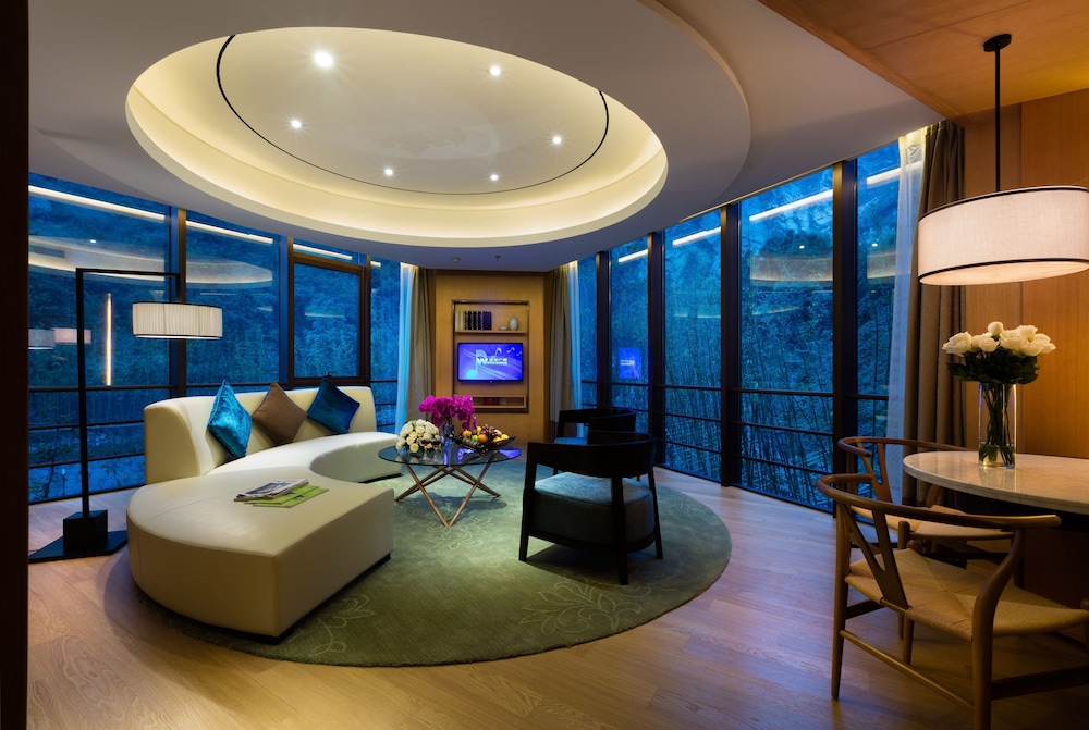 SUZHOU JADE CONFERENCE CENTER 8/26