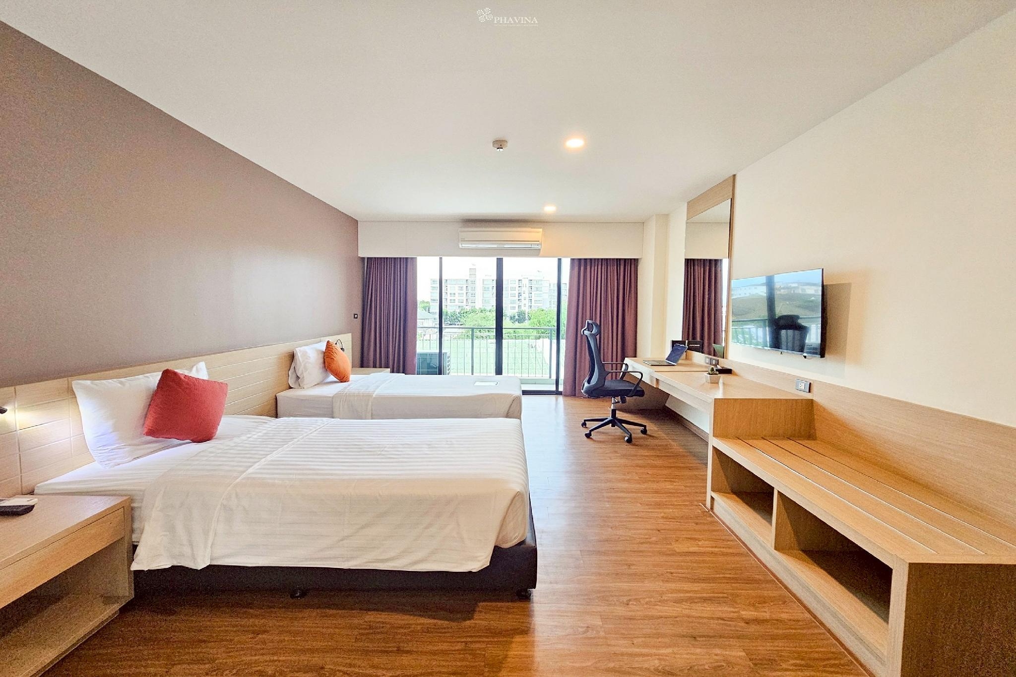 Grand, Silver, Twin Beds