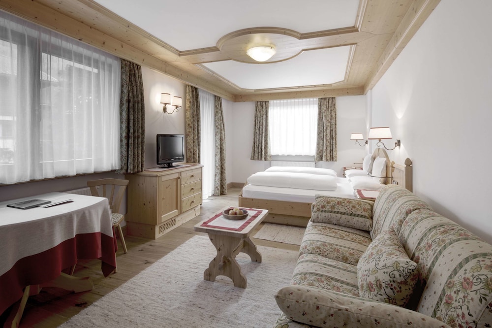 Hotel Tyrol 54/66