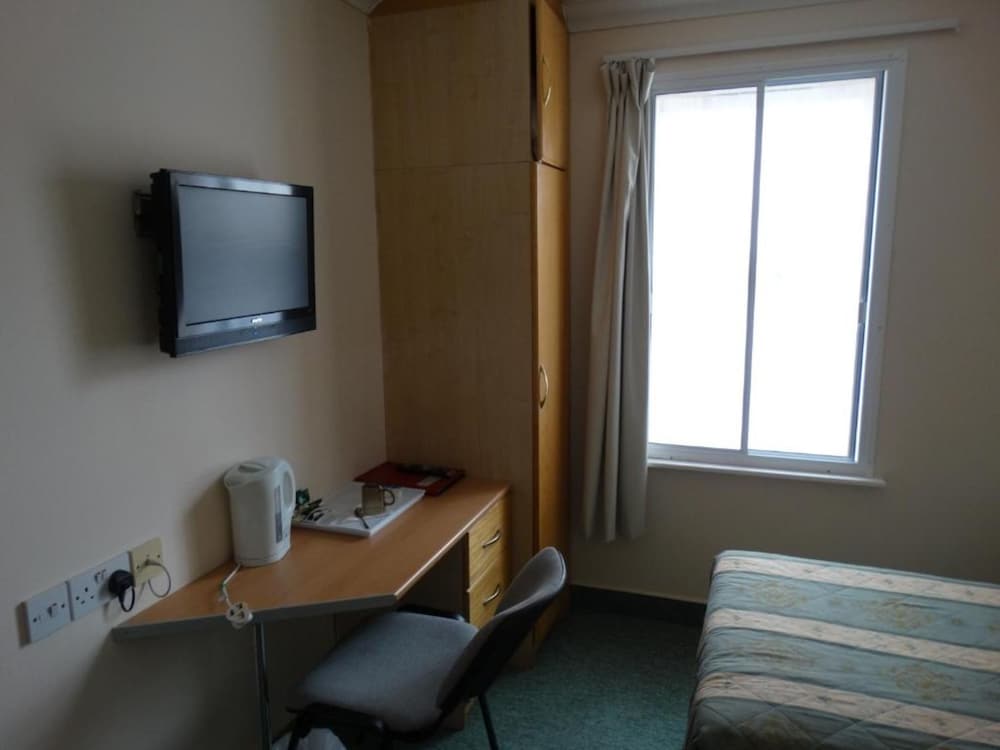 Eastbourne Riviera Hotel 40/64