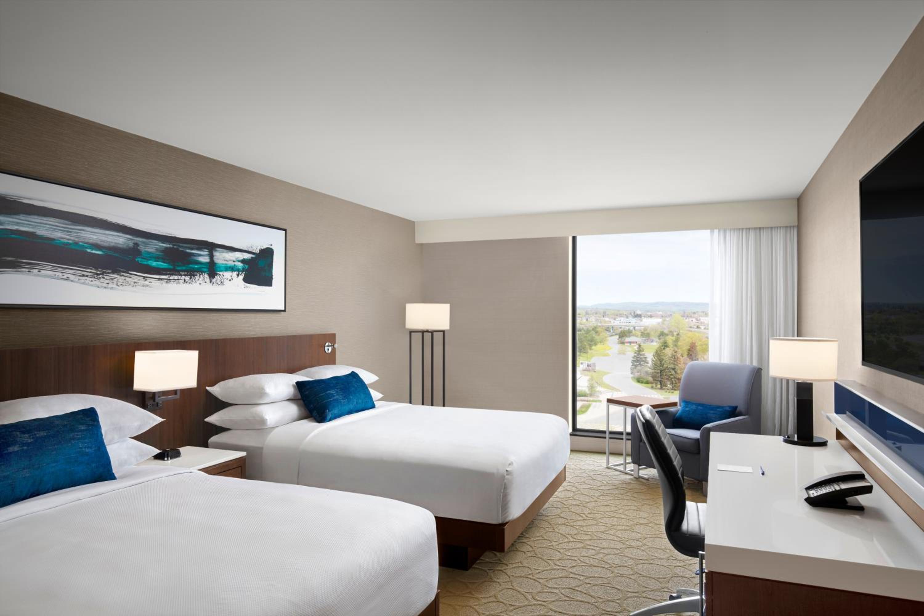 Guest Room, 2 Queen Beds, Partial Lake View