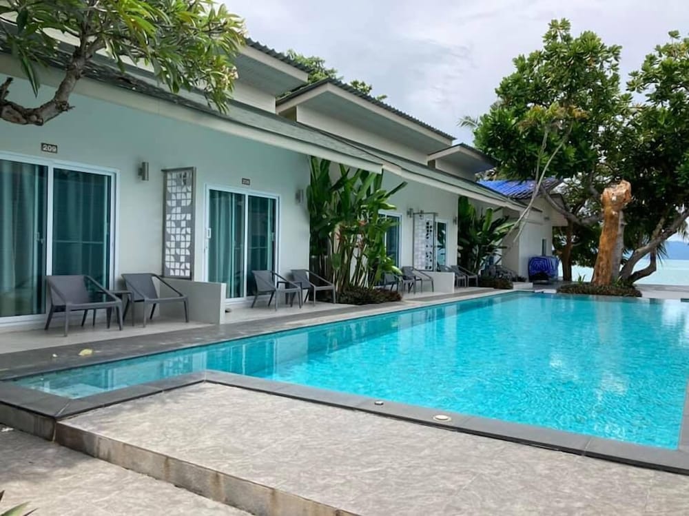 Baan Fah Resort 9/89