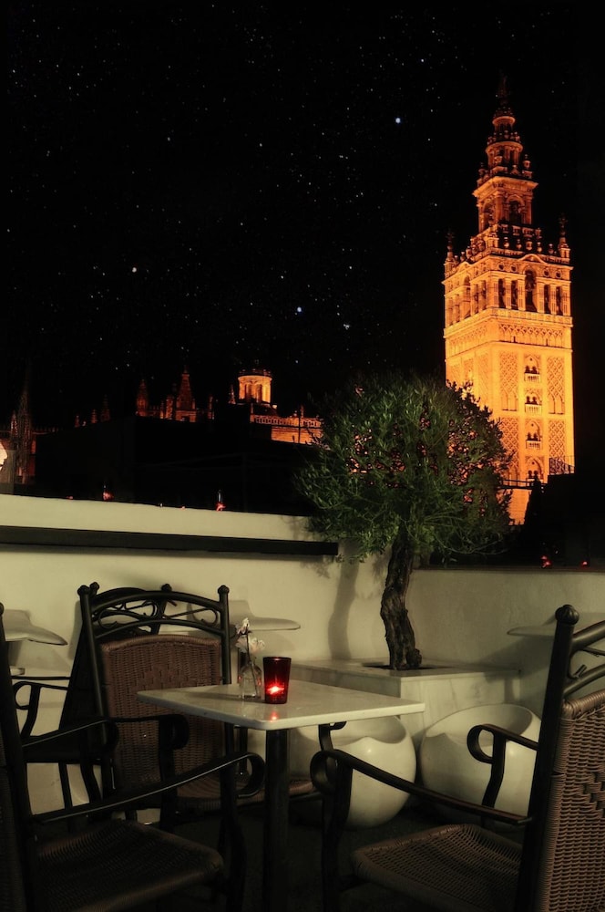 Hotel Palacio Alcazar 61/71