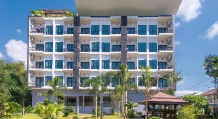 Sixty Six Place Hotel 9/42
