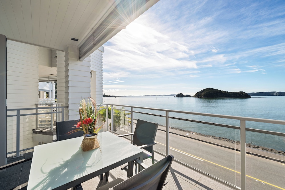 The Waterfront Suites Heritage Collection 39/50