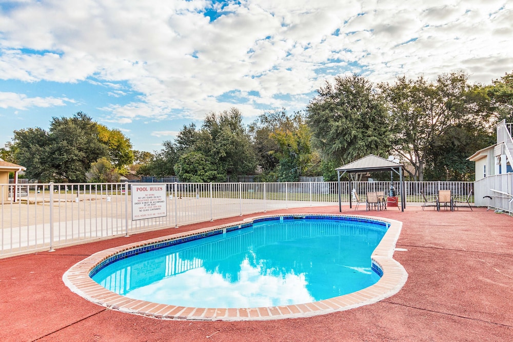 Motel6 Waxahachie, TX 26/39