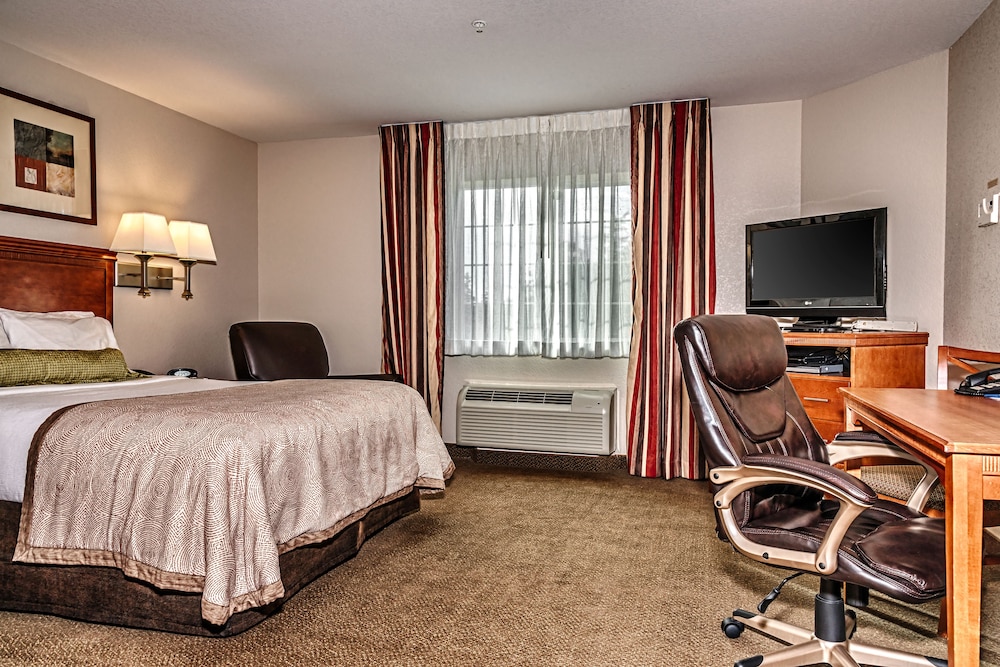 Candlewood Suites Oak Harbor 13/47