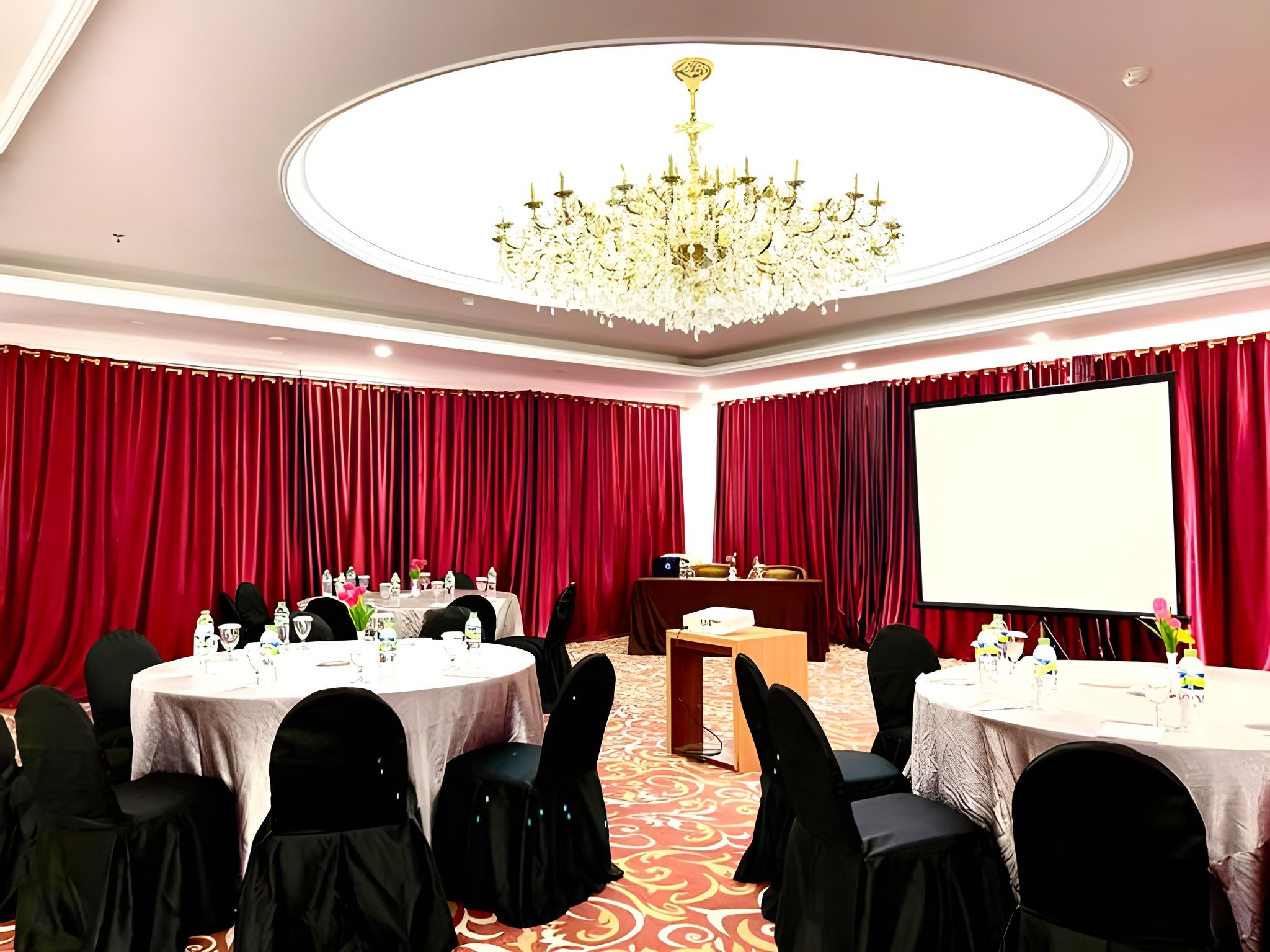 Grand Asrilia Hotel 40/50