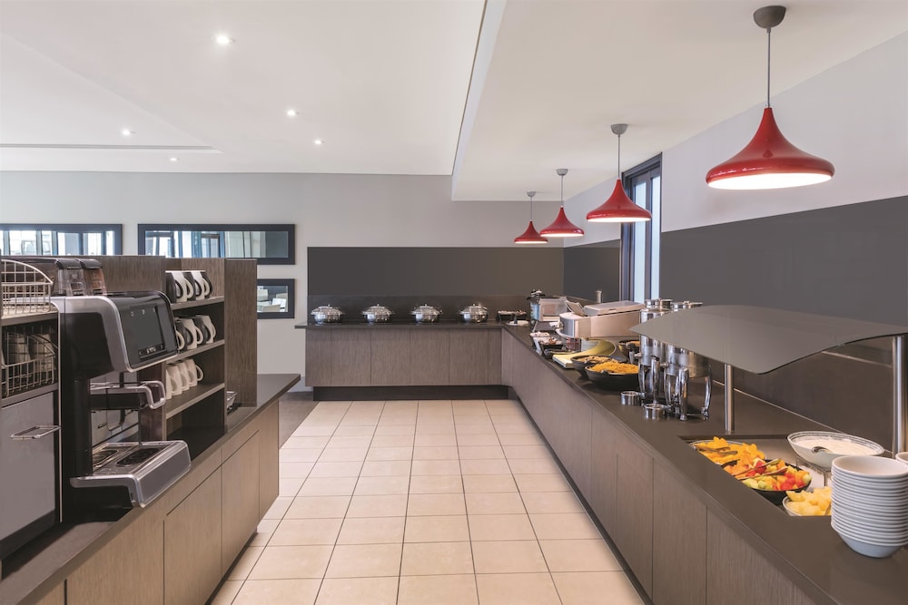 Mercure Brisbane Garden City 35/67