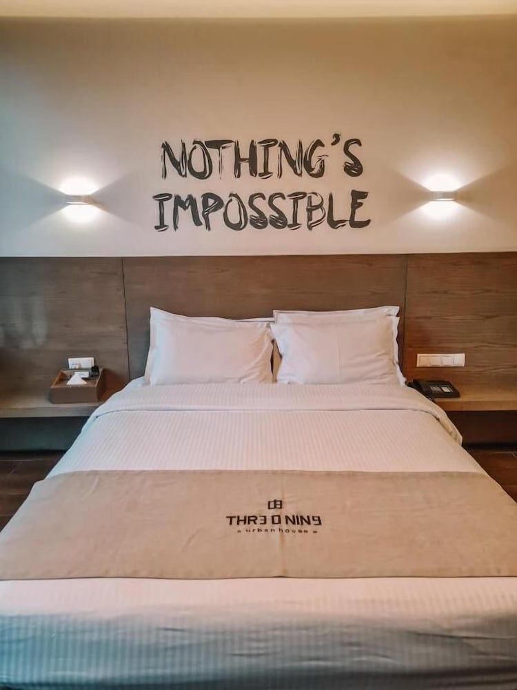 Three O Nine Hotel 9/50