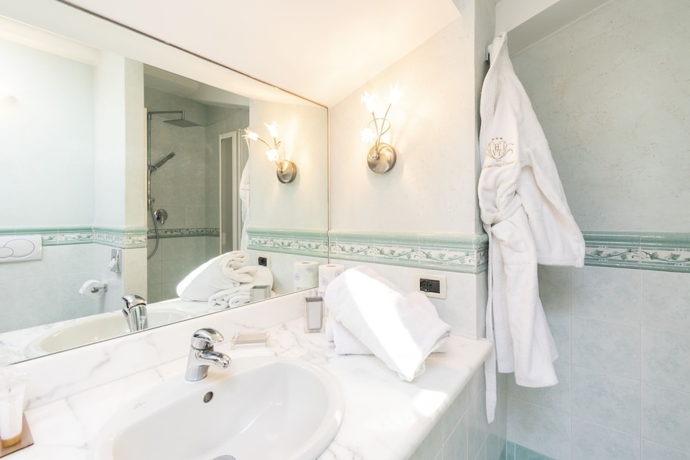 Hotel Villa Tiziana 47/50
