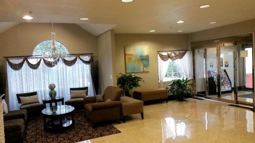 Best Western Roanoke Inn & Suites 20/23