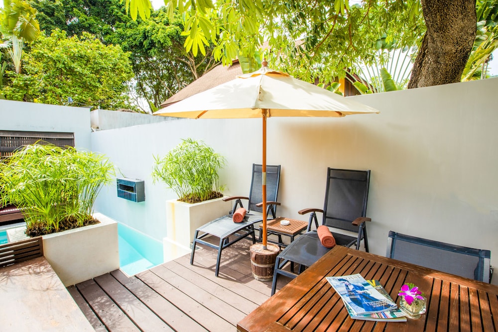Pao Jin Poon Beach Front Villa 42/56
