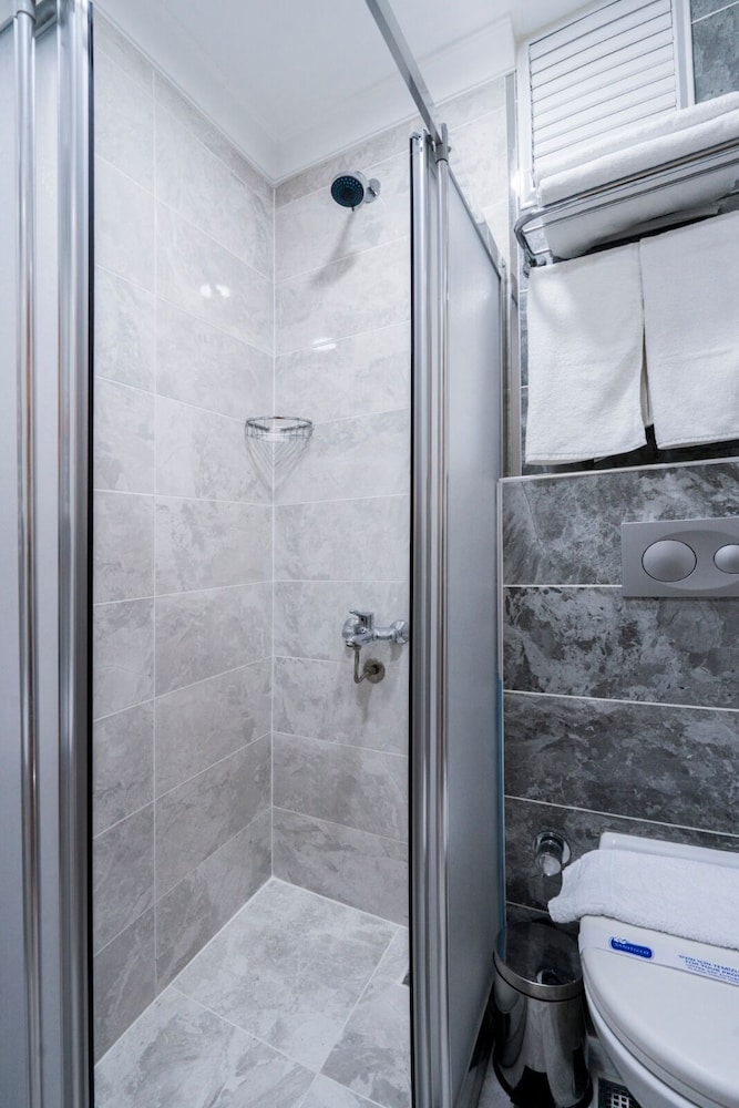 Atam Suites Apart 39/50