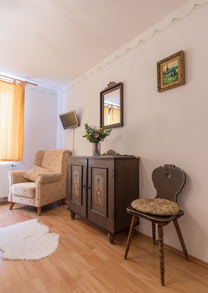 Pension Fialka 28/50