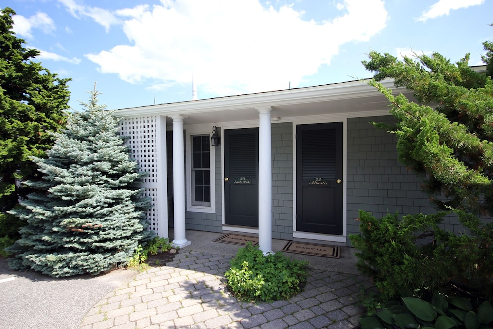 Cape Arundel Inn & Resort 5/49