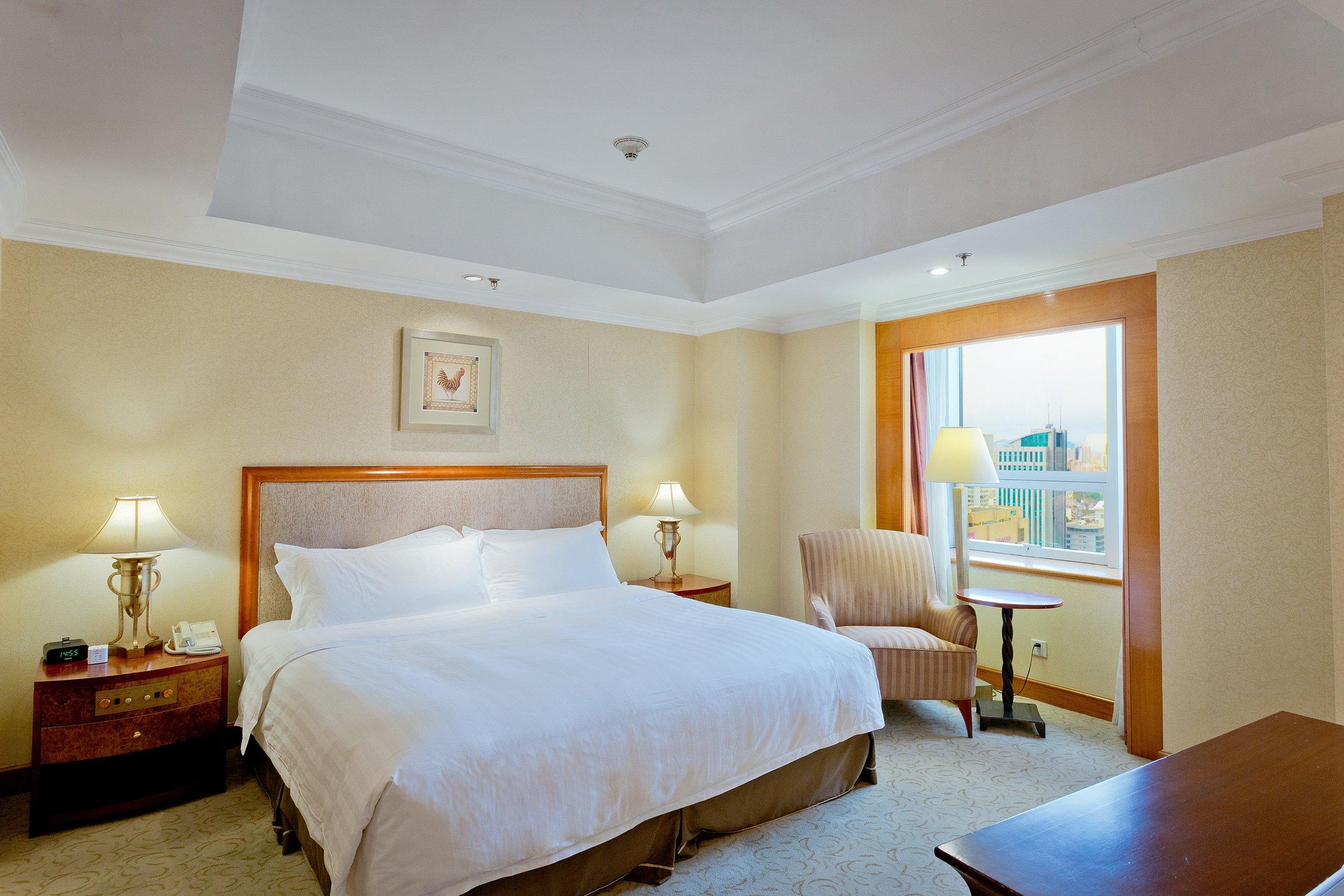 Plaza, Crowne, Suite