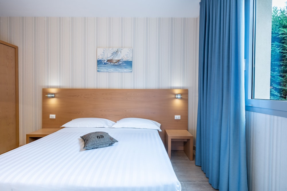 STANDARD, DOUBLE BED