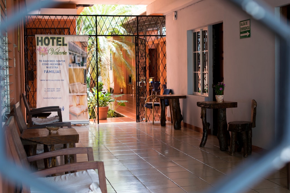 Hotel Valerie 30/46