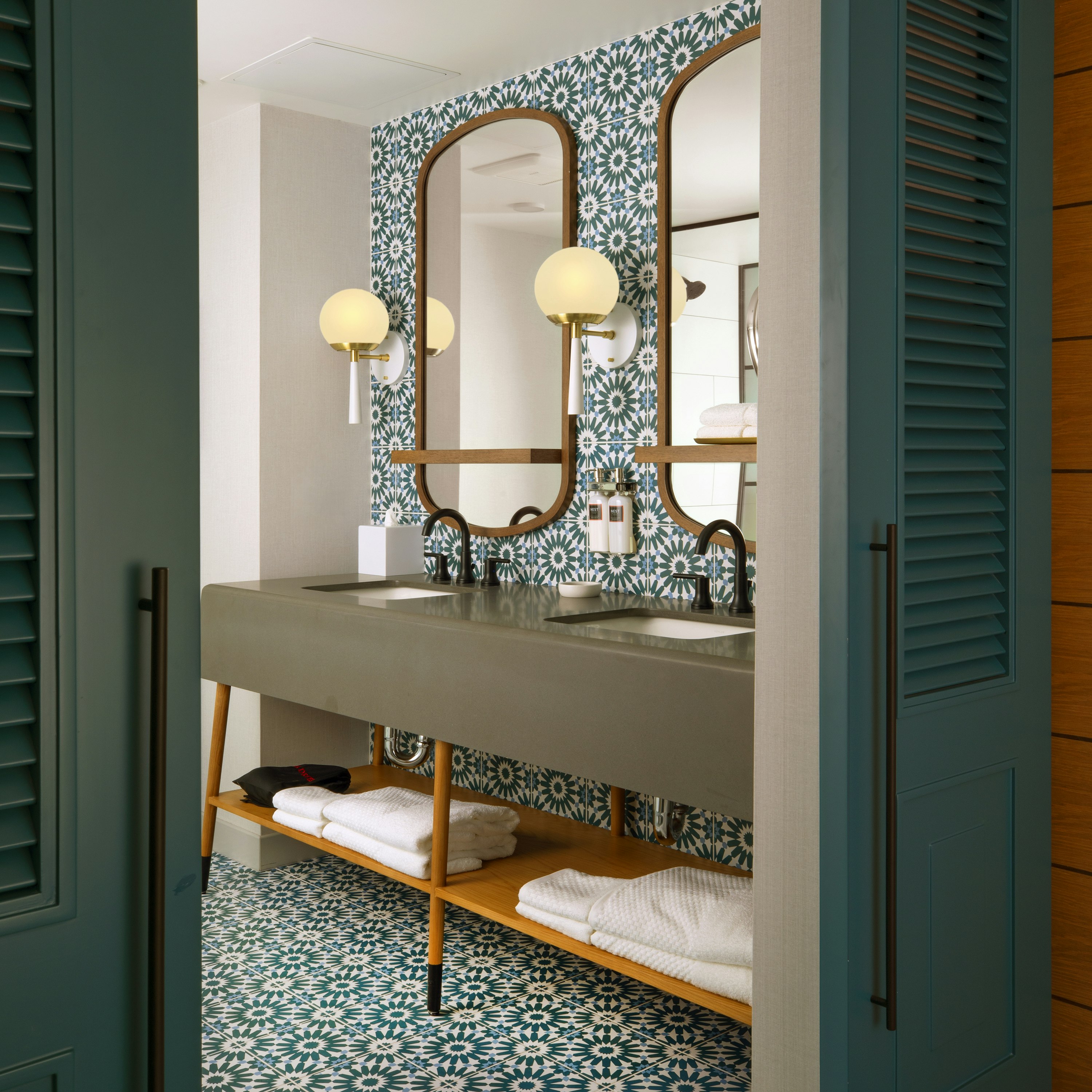 The Monsaraz San Diego, Tapestry Collection by Hilton 31/33