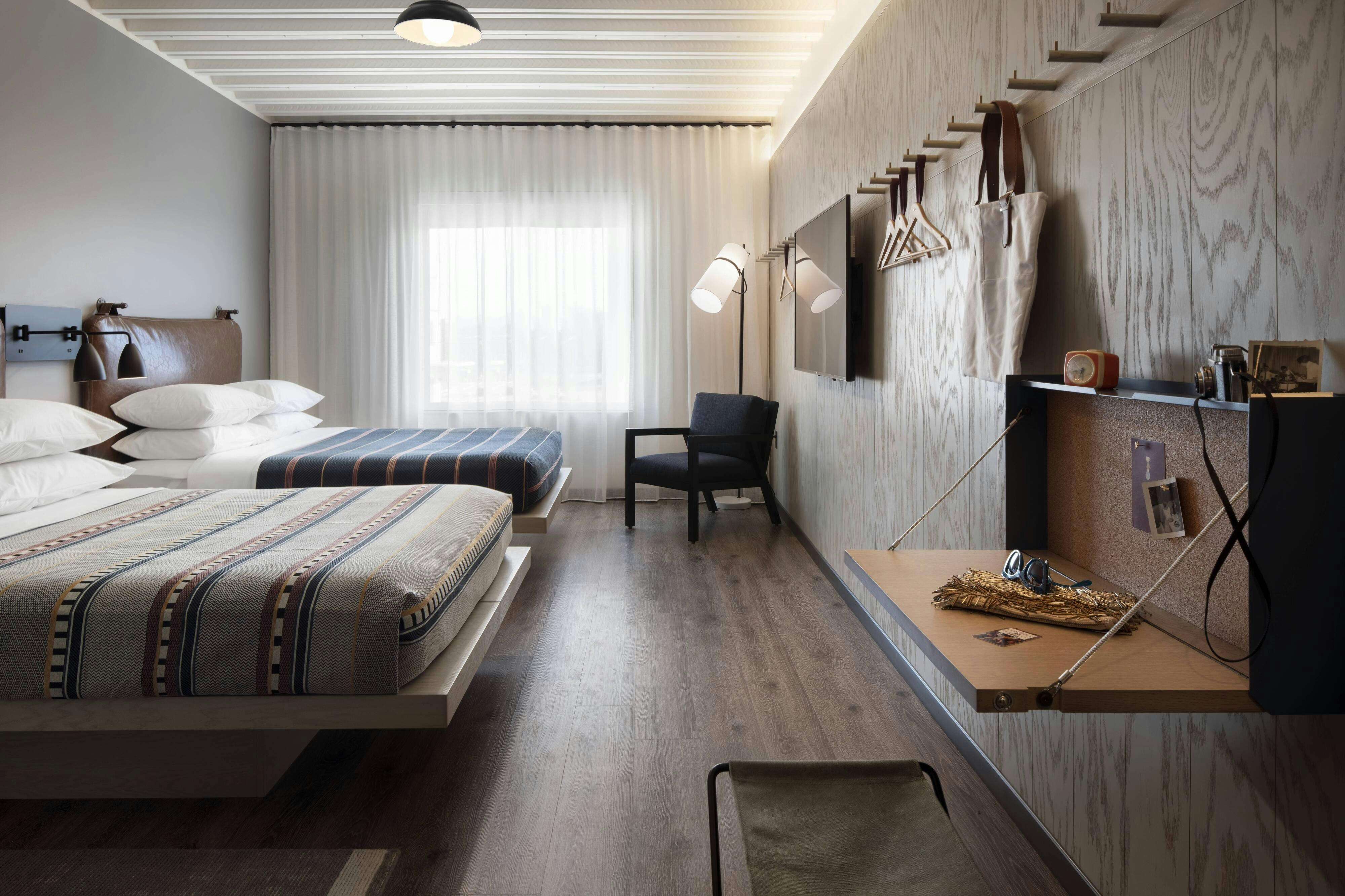 room, 2 queen beds