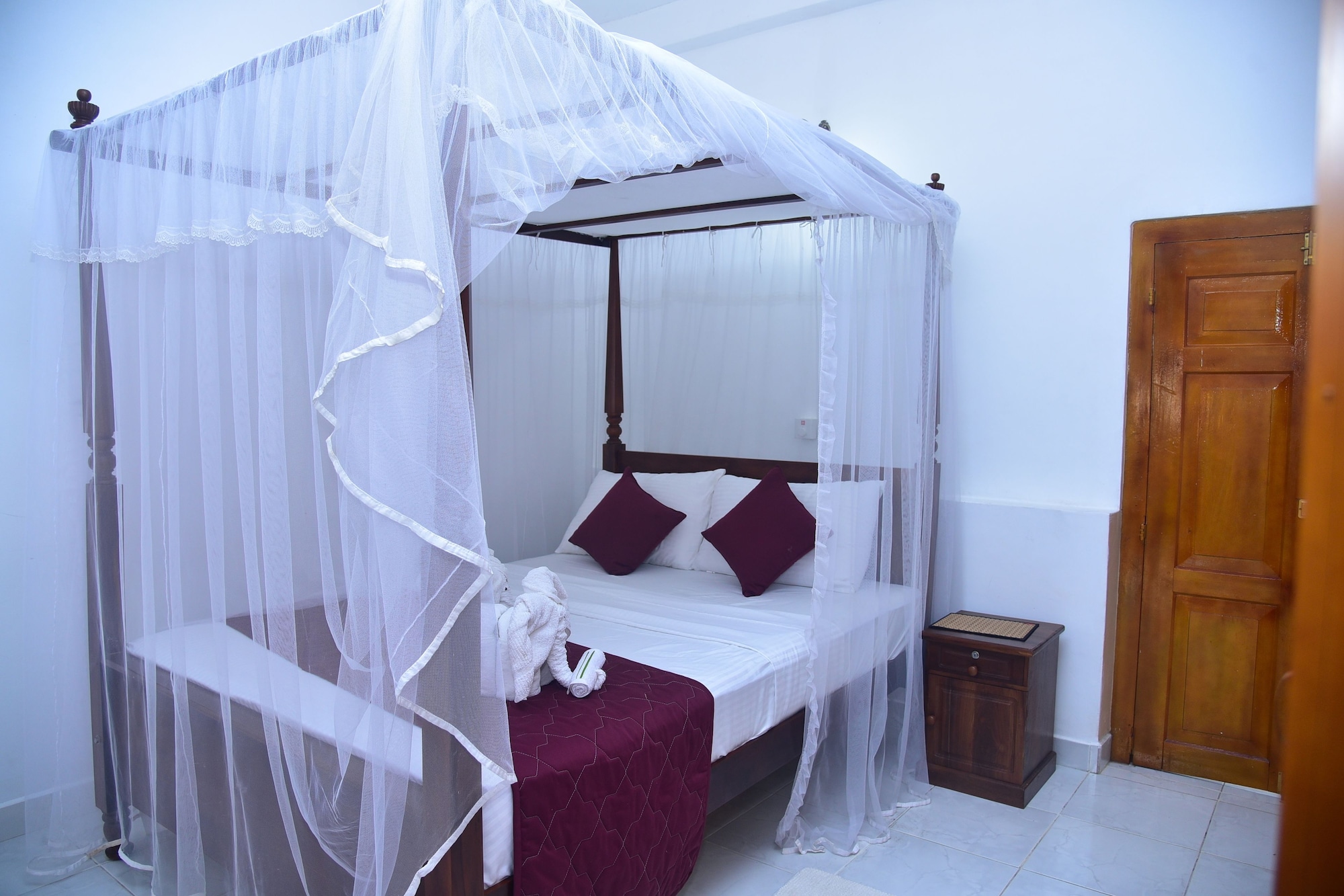 MULTIPLE BEDROOMS, FAMILY, BUNGALOW, TERRACE, GROUND FLOOR