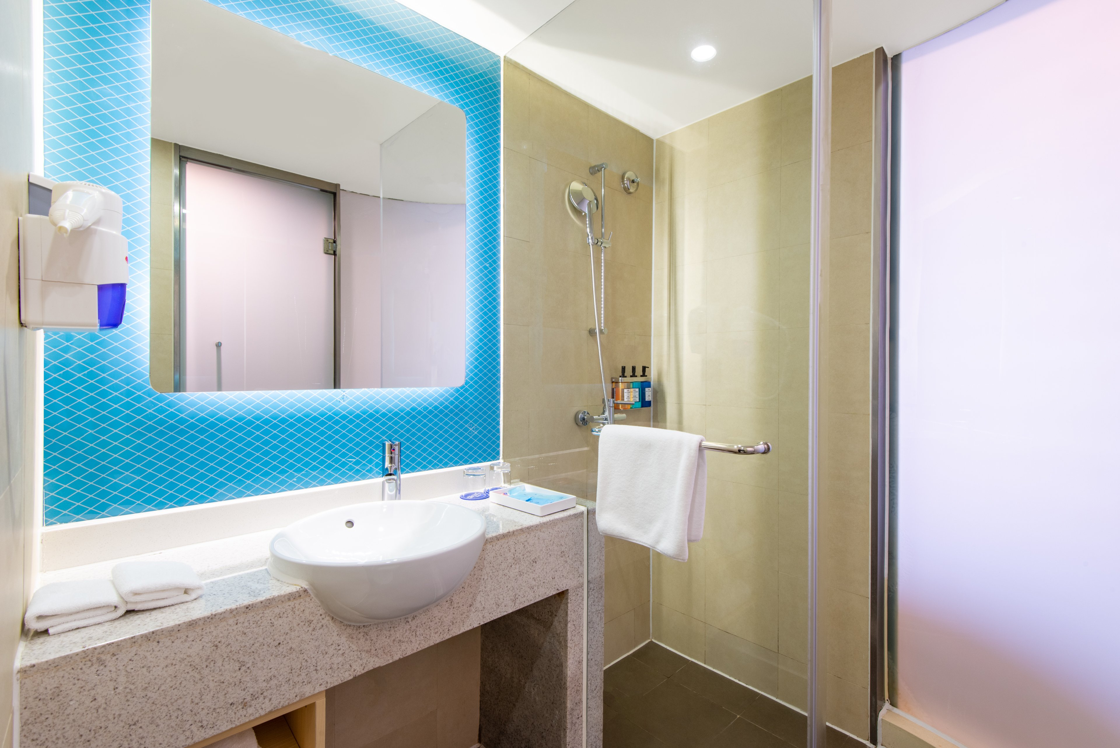 Holiday Inn Express Shanghai Putuo 50/50