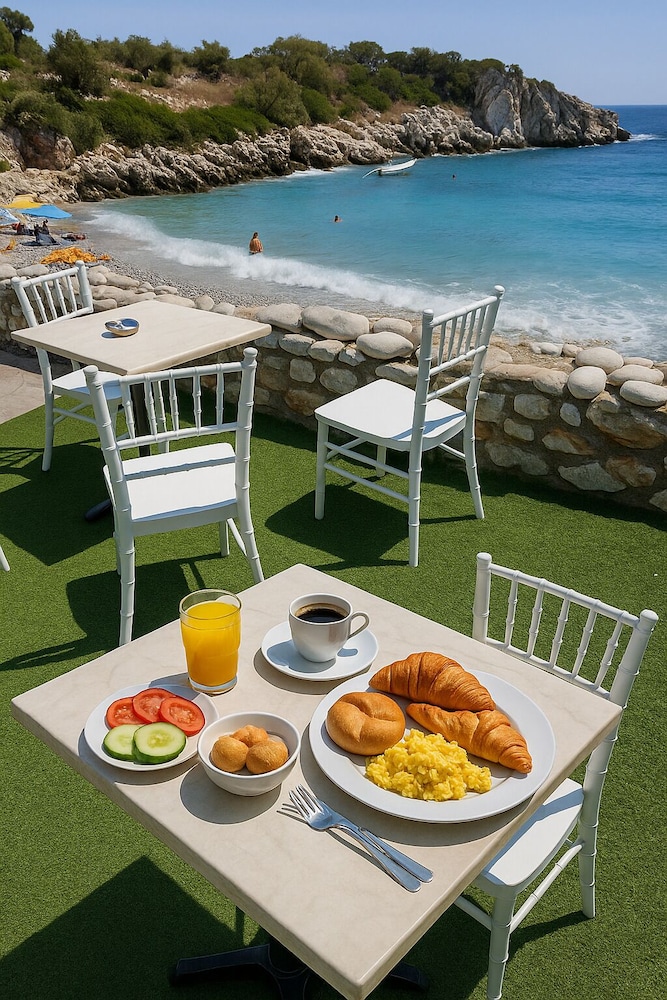 Lalloudes Seaside Accommodation 33/50