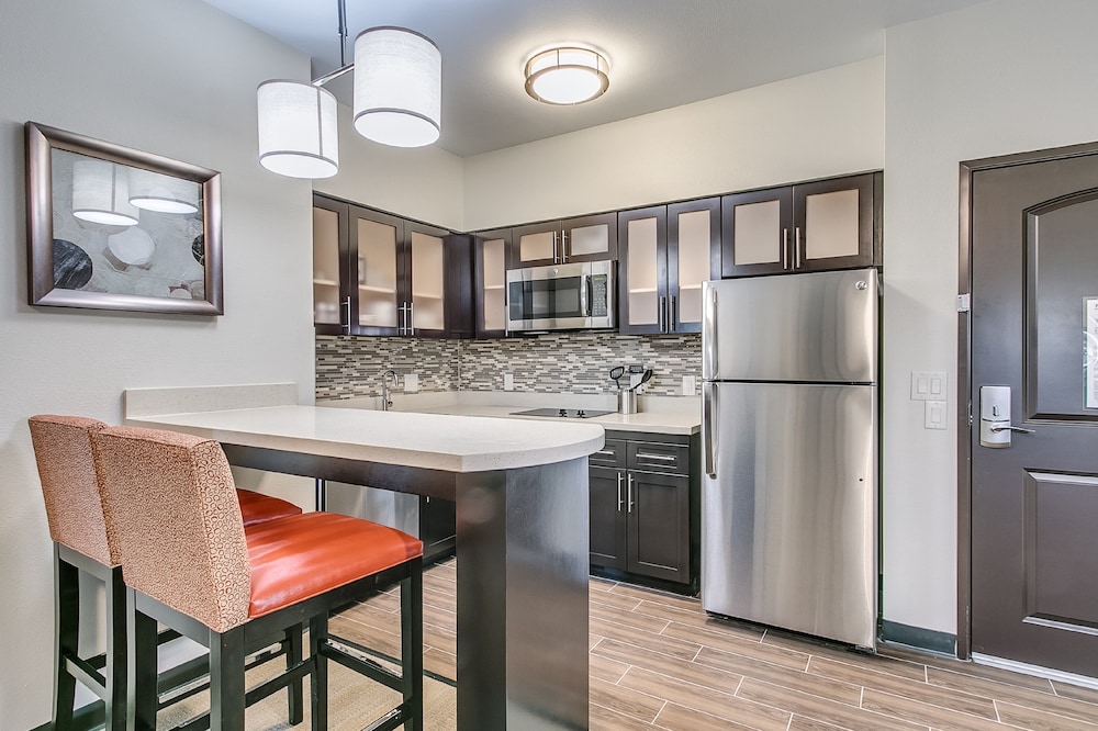 STAYBRIDGE SUITES LUBBOCK SOUTH 47/61