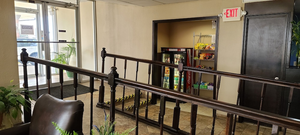 Fairview Inn Suites 23/40