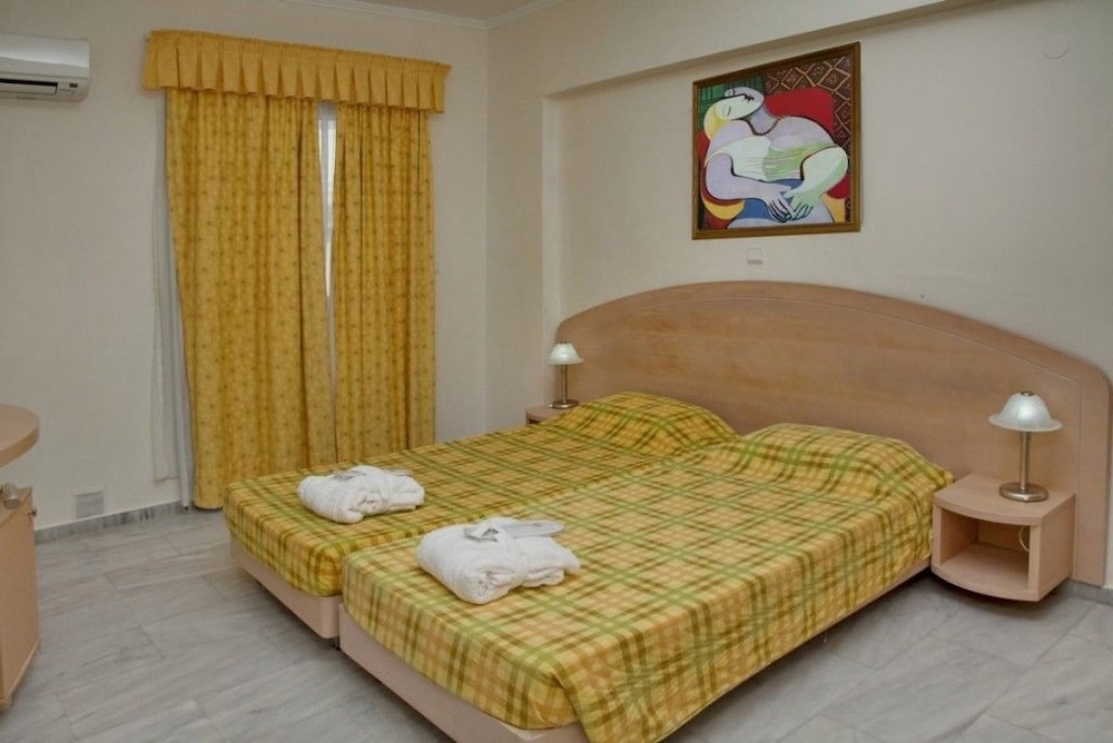 Jo-An Beach Hotel 49/93