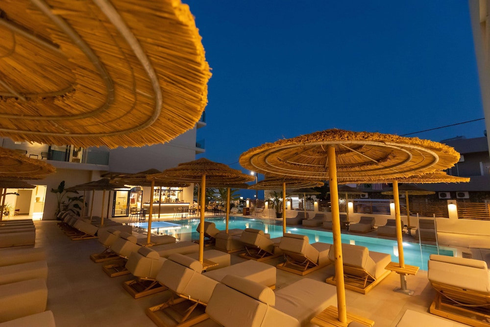 Cabana Blu Hotel and Suites 56/89