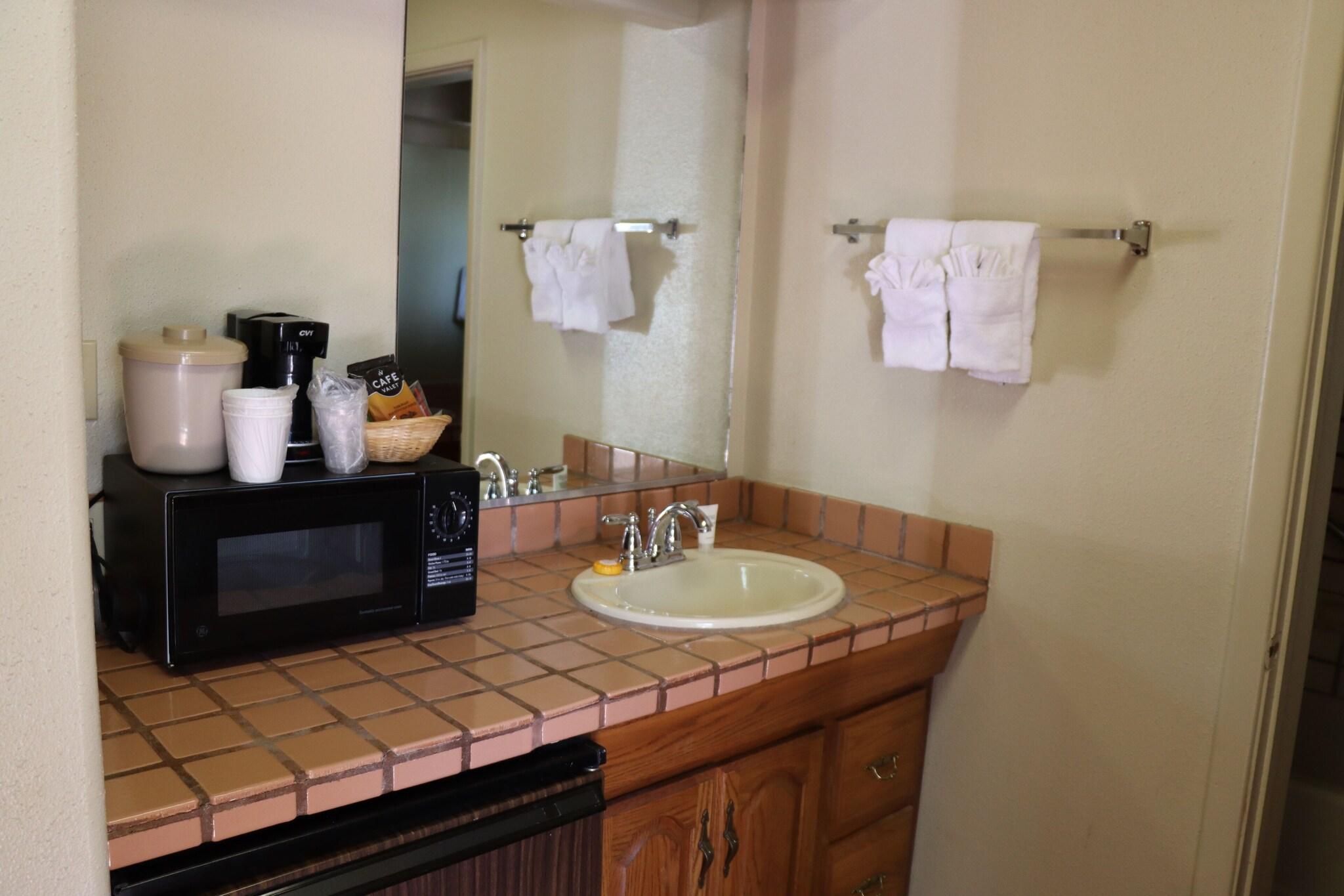 Deluxe, 2 Beds, Sagebrush Inn Suites 5/6