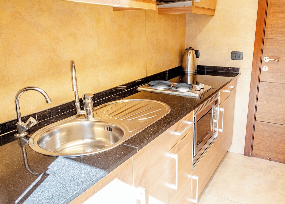 Britannia Suites 37/37