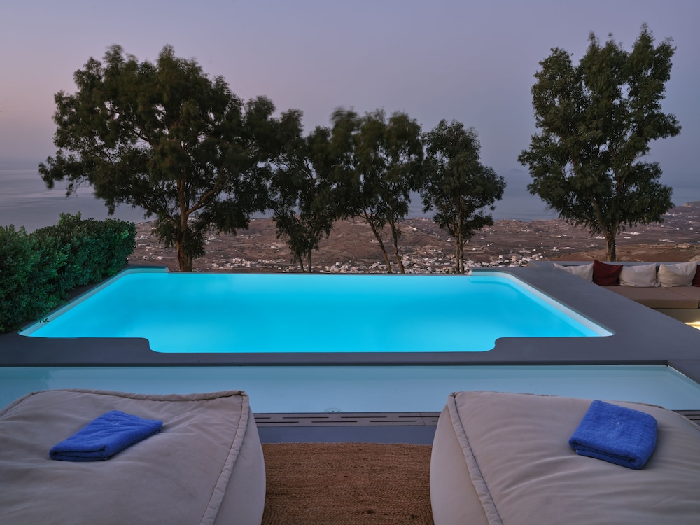 SANTORINI HEIGHTS 24/50