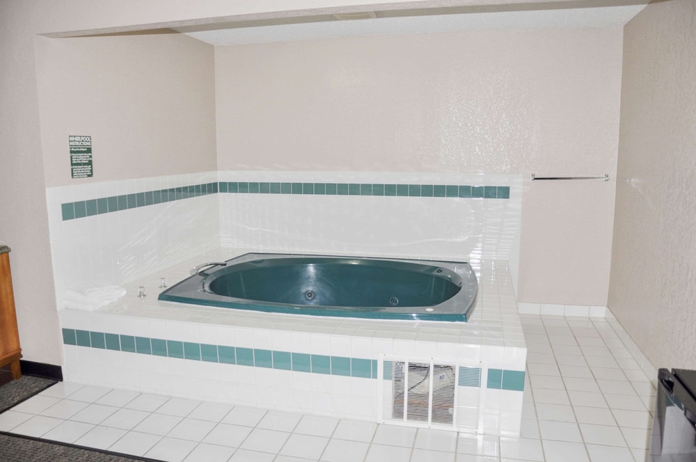 Rodeway Inn Fargo 19/39
