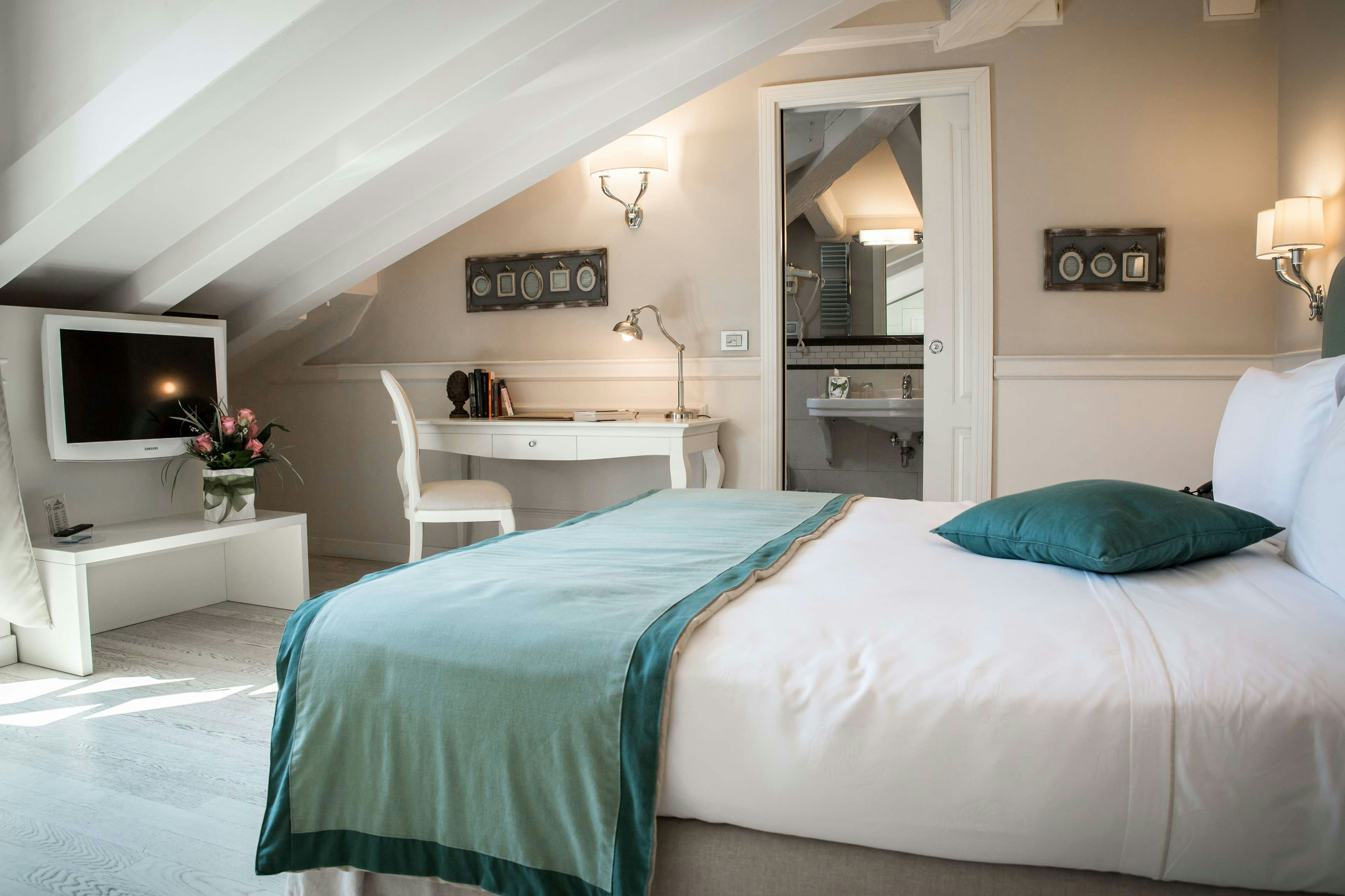 Victoria Hotel Letterario 8/40