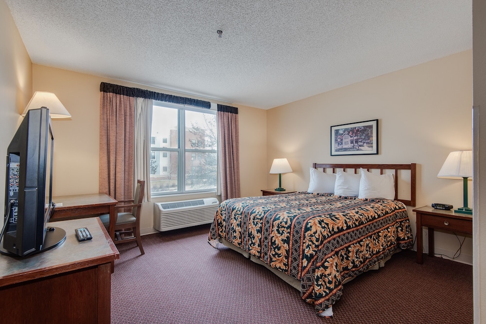 Norwood Inn And Suites Chaska 26/47