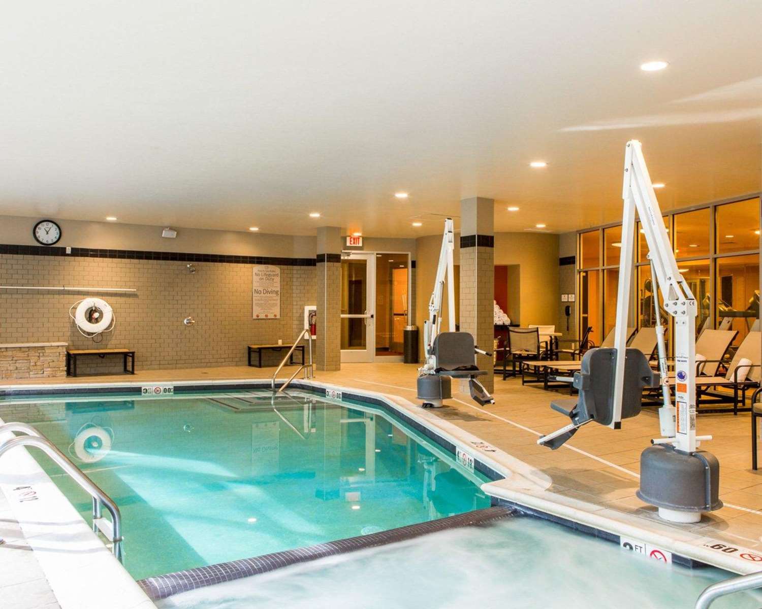 Cambria Hotel Traverse City 16/46
