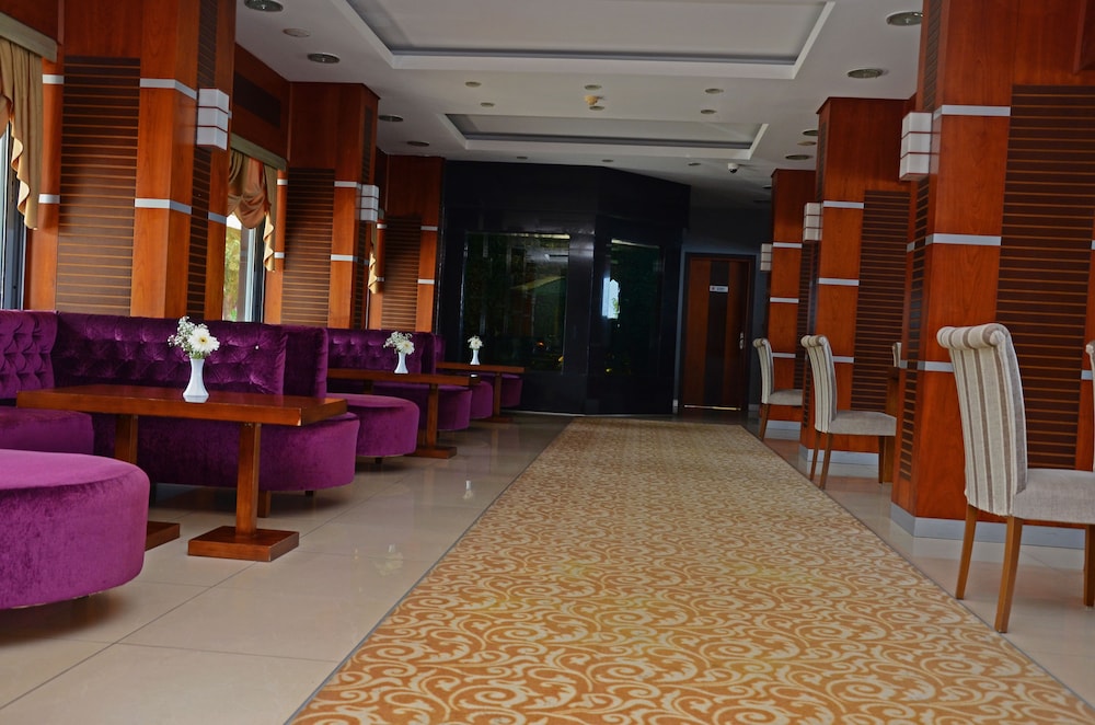 Lara Hotel 43/61