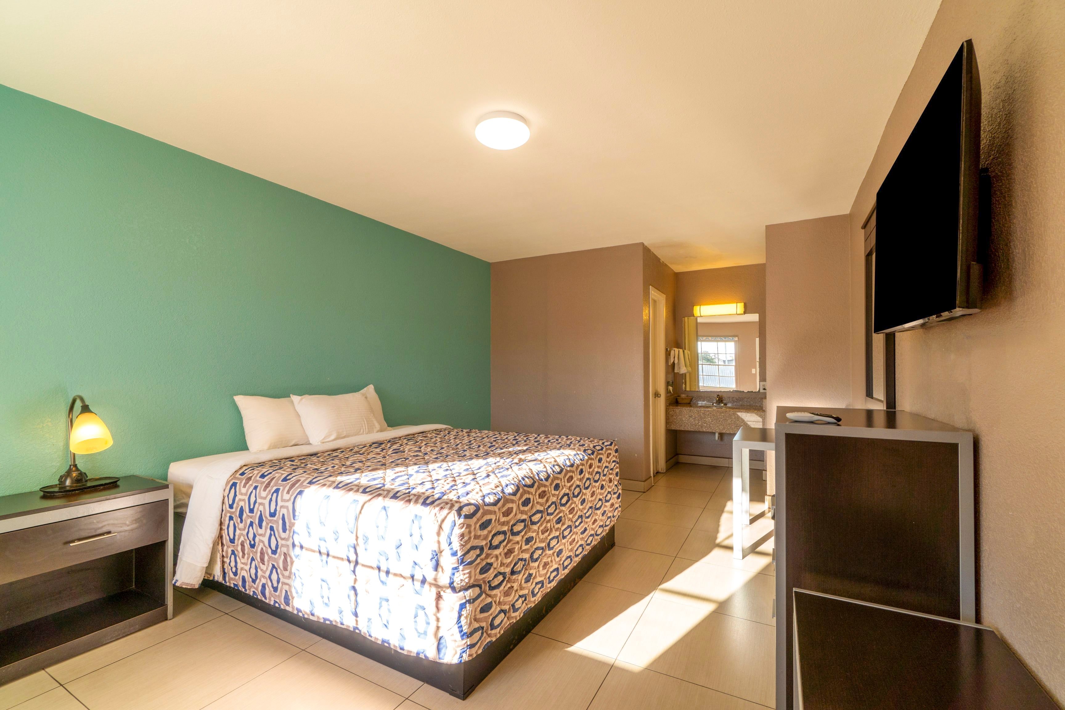 Woodfield Inn & Suites Hotel O, Yoakum TX 111 30/54