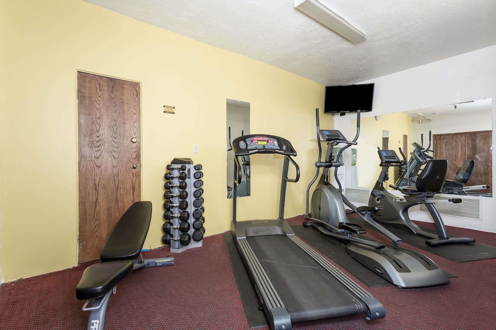 Days Inn by Wyndham Evanston WY 14/25