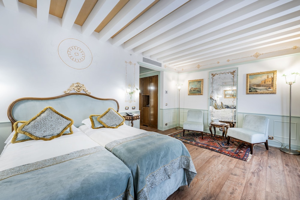 Hotel Monaco & Grand Canal 14/50