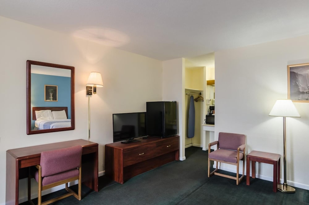 Alamo Inn Suites 37/61