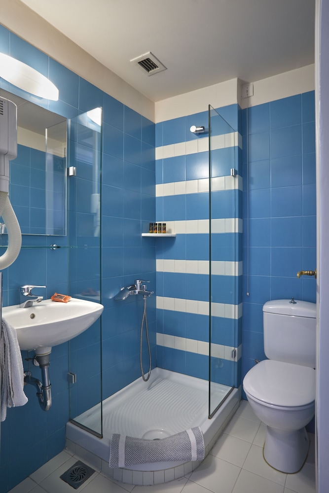 Doma Hotel 30/32